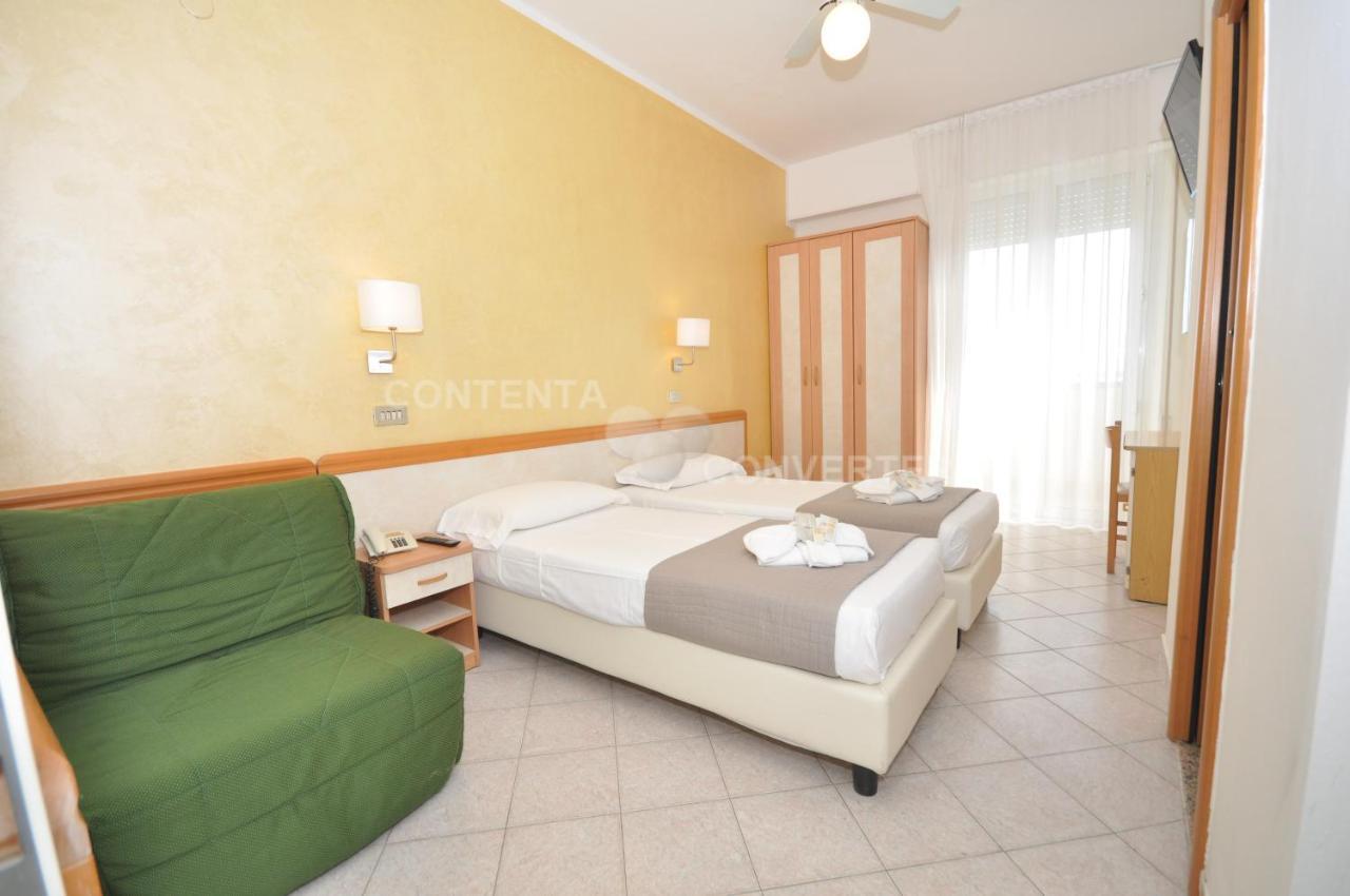Hotel Adriatic&Beauty Ріміні Екстер'єр фото
